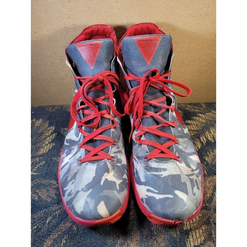 Nike Men's Hyperdunk 2015 Grey Camo with Red Swoosh- Size 13.5